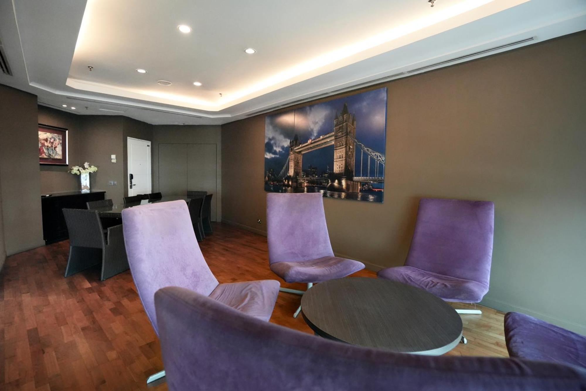Hotel Thistle 5*